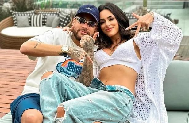 Bạn gái Neymar hiện tại là người mẫu nổi tiếng Bruna Marquezine