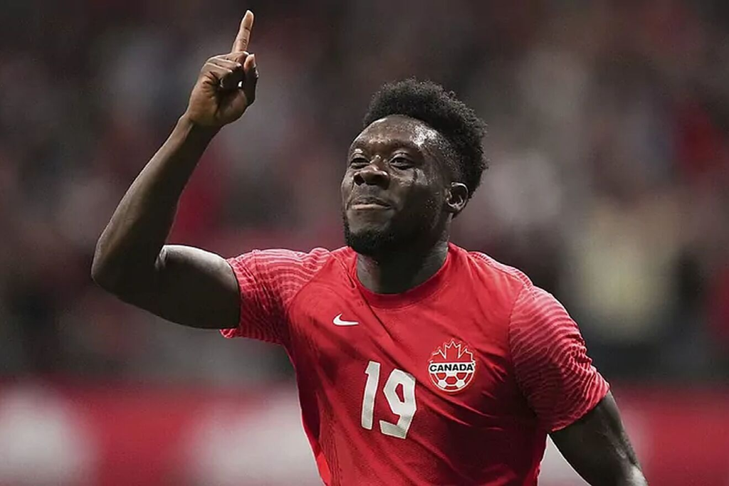  Alphonso Davies luôn có mặt trong top những hậu vệ cánh trái hay nhất