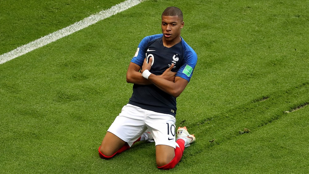 Tiền đạo cánh trái Kylian Mbappe 